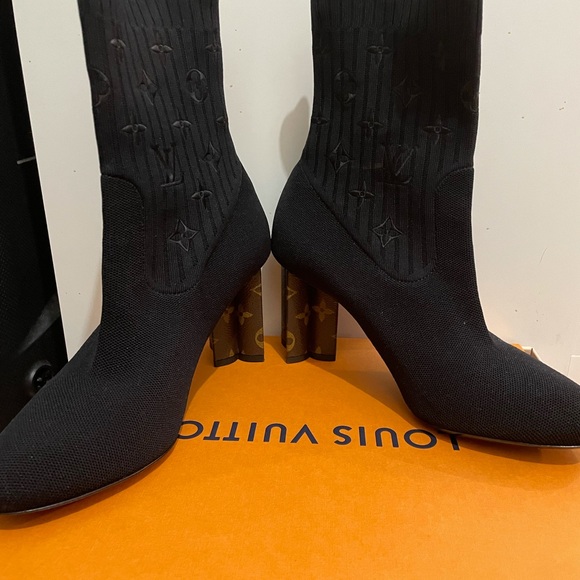 Louis Vuitton - Picture 5 of 10